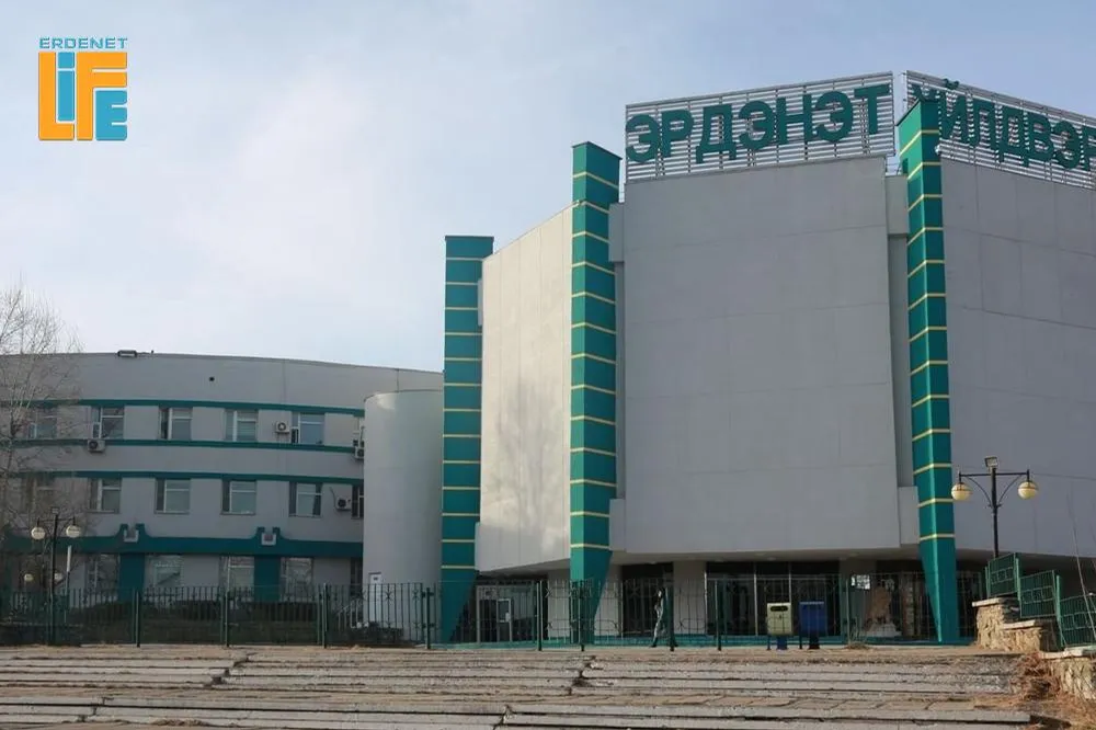 "Эрдэнэт үйлдвэр тендер зарлалгүй  QSC-ээс хоёр белаз авсан