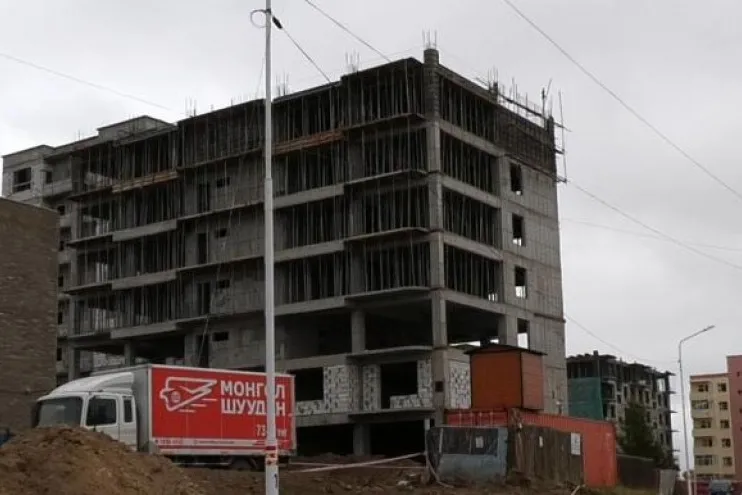 Барилга дээр ажиллаад нэг хонож байсан 16 настай хүү шороонд дарагдаж амь насаа алдлаа