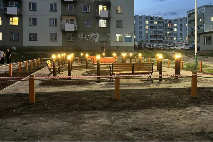 Он дамжиж буй 12 ажлаас улсын төсвийн хөрөнгө оруулалтаар 4 ажил, Баян-Өндөр сумын нэг, бусад нь орон нутгийн санхүүжилттэй холбоотой гэв