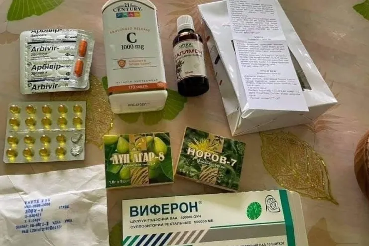 Танилц: Өрхийн эмнэлэгүүдээр олгож байсан "Ковид-19" эмийн багцыг зогсоолоо