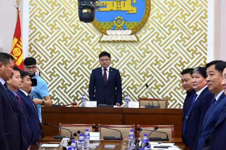 Аймгийн ИТХ-ын Ээлжит бус хуралдаан хуралдав
