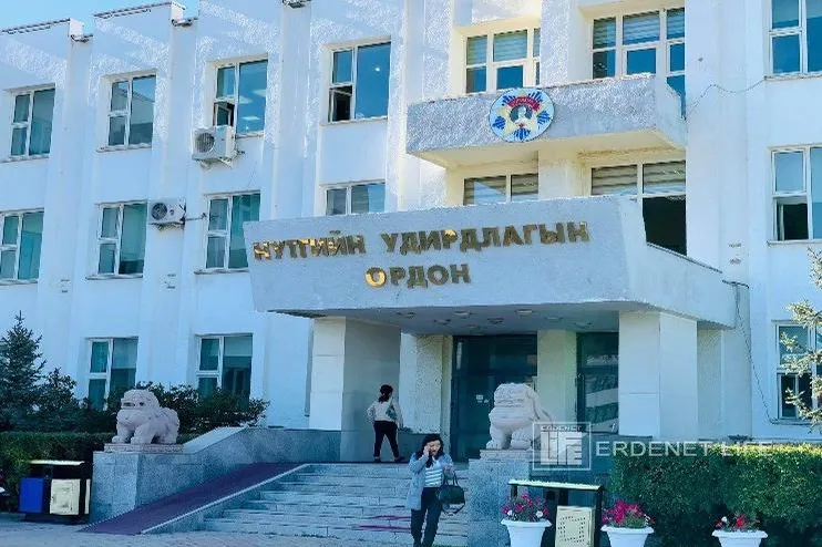 Орон нутгийн сонгуулиар МАН ба бусад гэсэн хүч тэнцвэргүй өрсөлдөөн болох уу? аль эсвэл...
