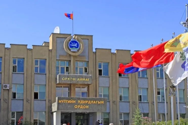 Орон нутгийн сонгуулийн сунгаа ба улс төрчид Эрдэнэтийг чиглэн айсуй...